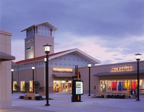 chicago premium outlets discounts.